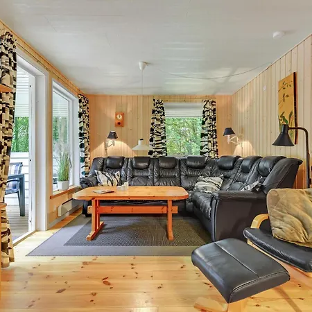 Prázdninový dům Beautiful In With Wifi